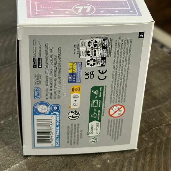 NIB Hello Kitty Glitter Edition- Exclusive - Picture 4 of 10